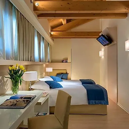 Annia Park Venice Airport 4*