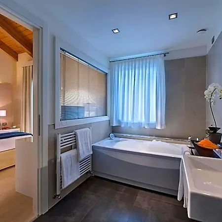 Отель Annia Park Venice Airport 4*